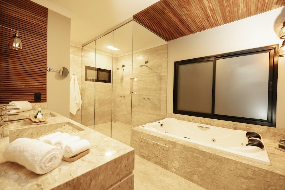 Luxury, King Bed