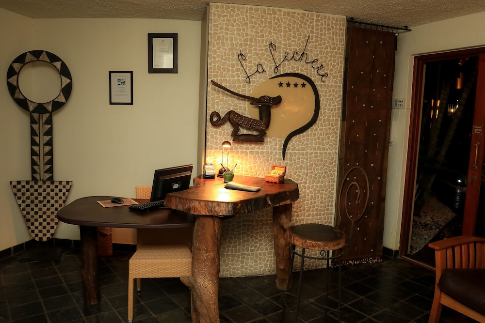 La Lechere Guest House 40/50