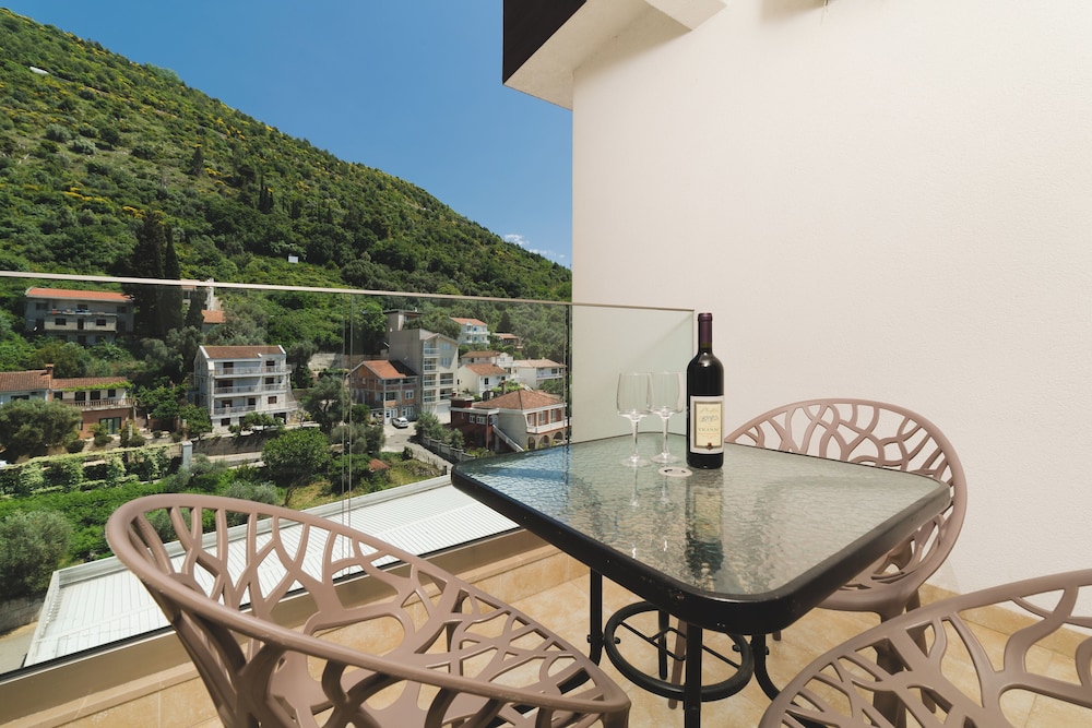Hotel 219 Budva 72/75