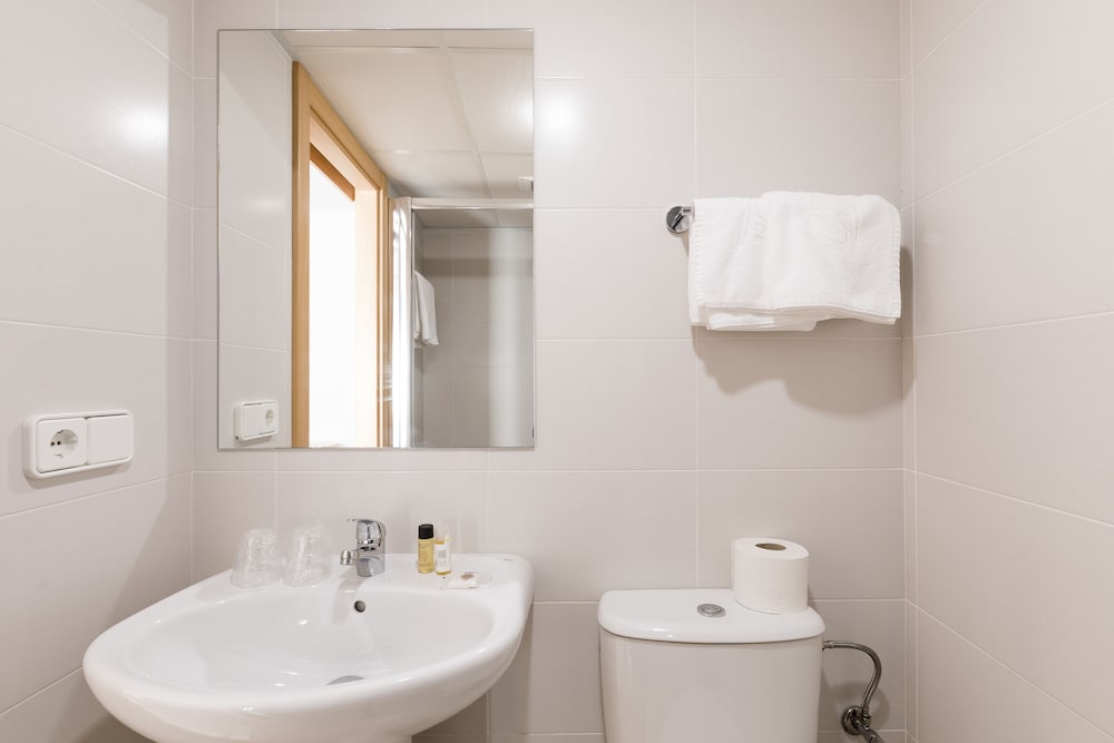غرفة بسريرين منفصلين، Roca Hostal 3/5