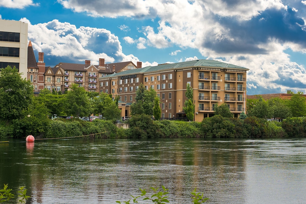 Oxford Suites Downtown Spokane 49/55