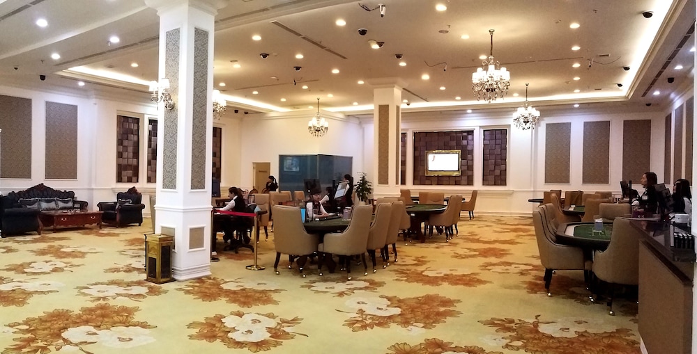 Royal Halong Hotel 54/70
