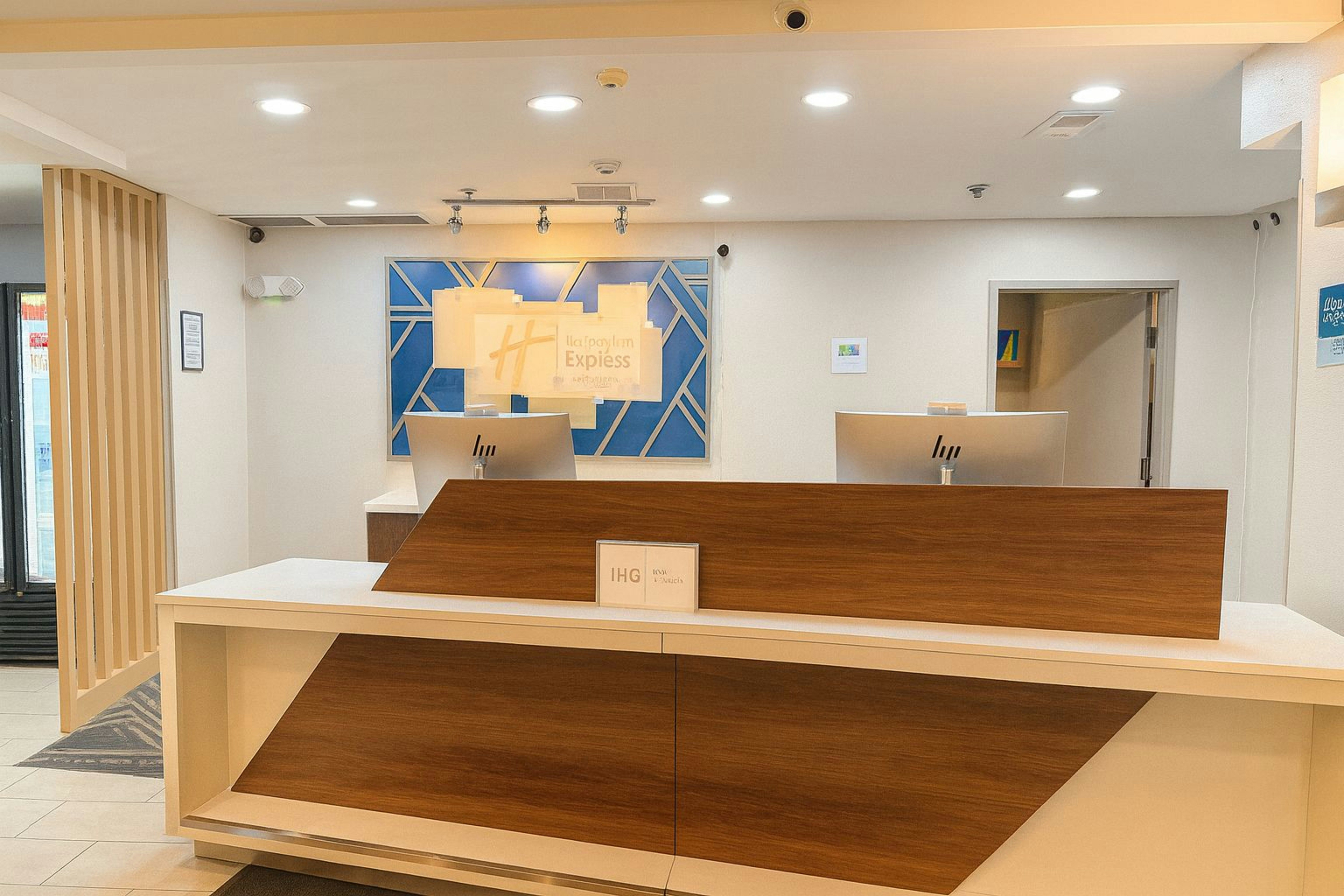 Holiday Inn Express Hotel And Suites Alliance 2/41