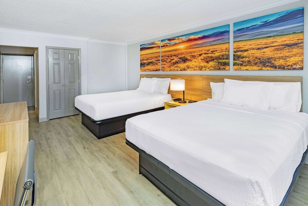 Days Inn by Wyndham Del Rio 20/55