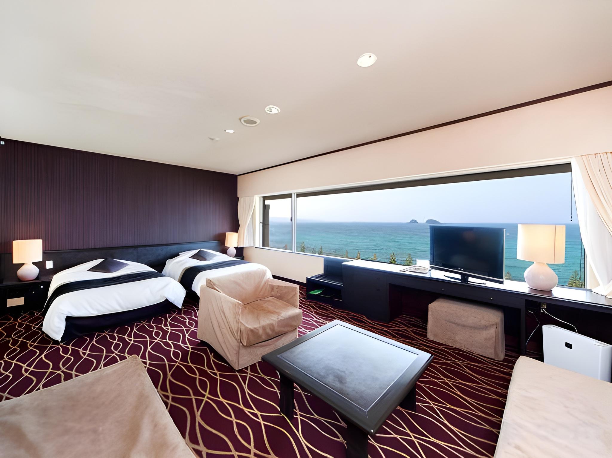 Semi Room, Deluxe, 2 Semi Double Beds, Ocean View, Bathtub