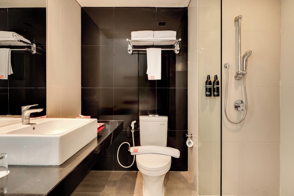 Harris Hotel Seminyak 50/50