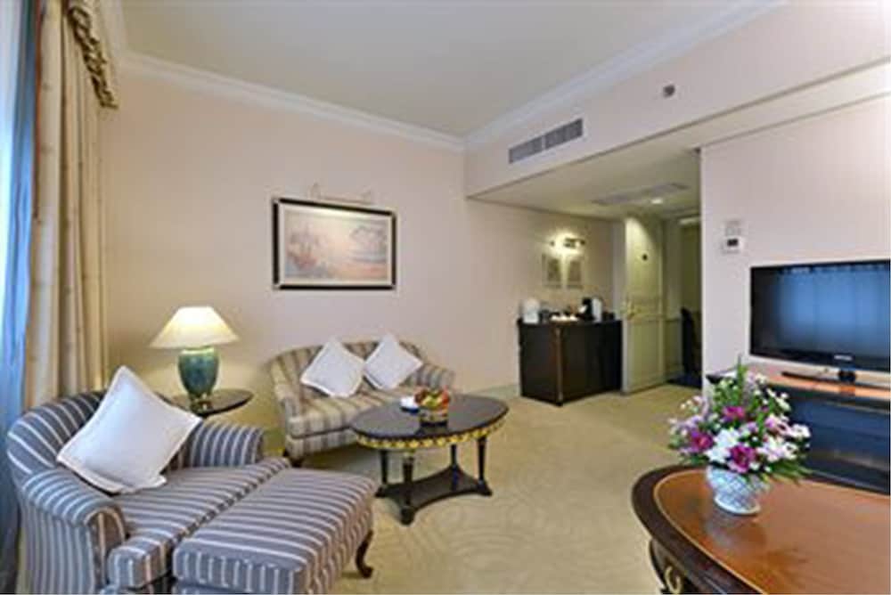Evergreen Laurel Hotel 48/69