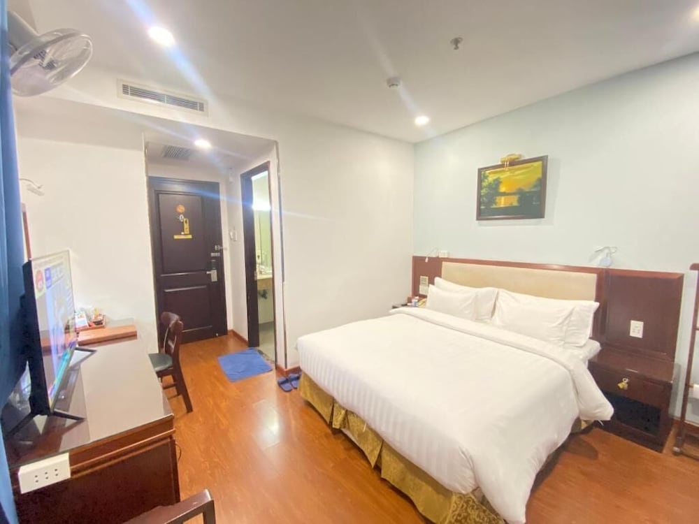 DELUXE, DOUBLE BED