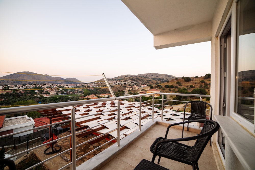 Estia Hotel 16/17