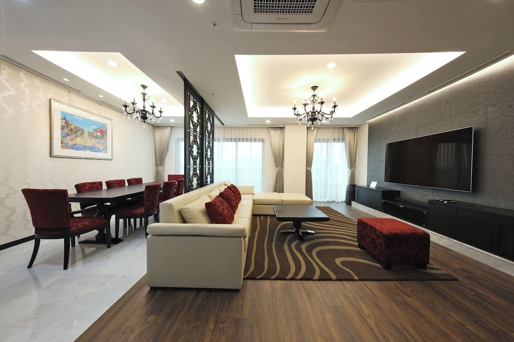 Orakai Insadong Suites 54/72