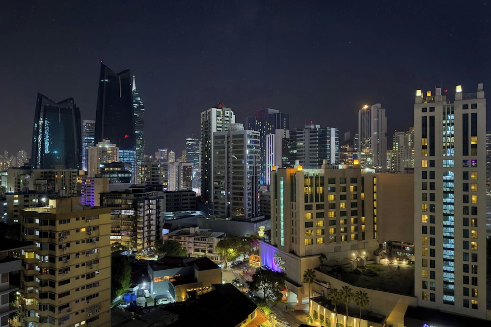 AC Hotel by Marriott Panama City 44/48