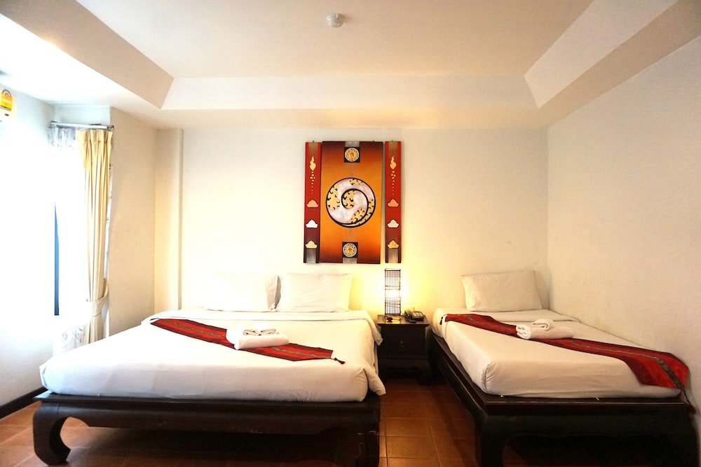 ROOM, TRIPLE