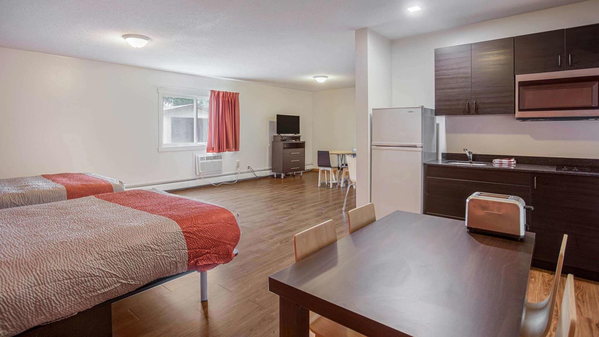 Motel 6 Camrose, AB 13/25
