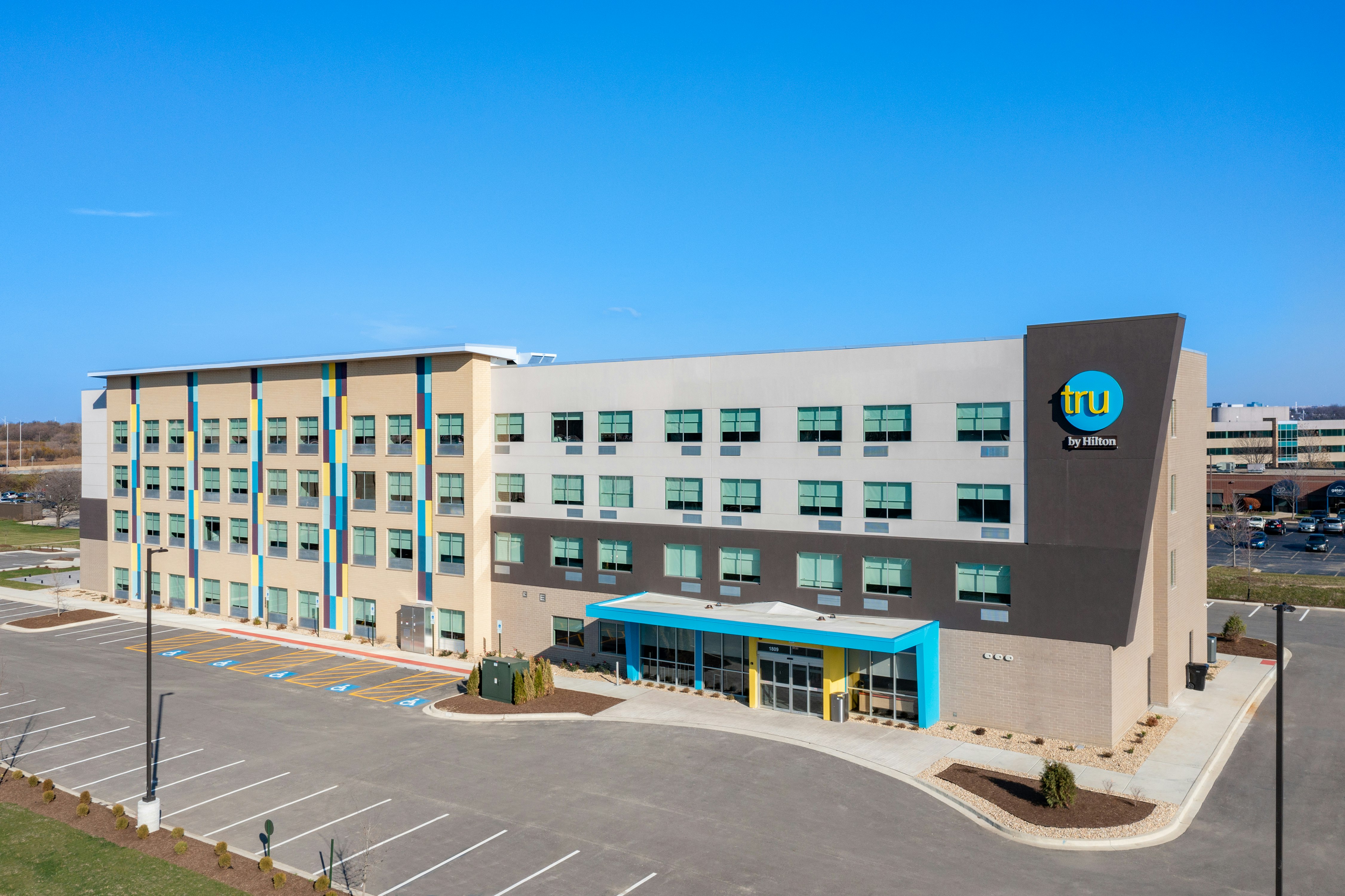 Tru by Hilton Naperville Chicago 1/16
