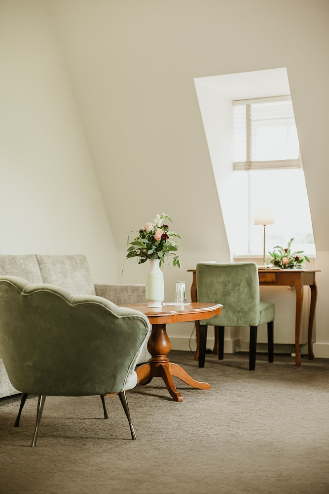 Van Der Valk Schlosshotel Grosser Gasthof 36/59