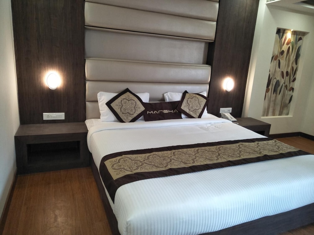 Hotel Mansha Regency 9/50
