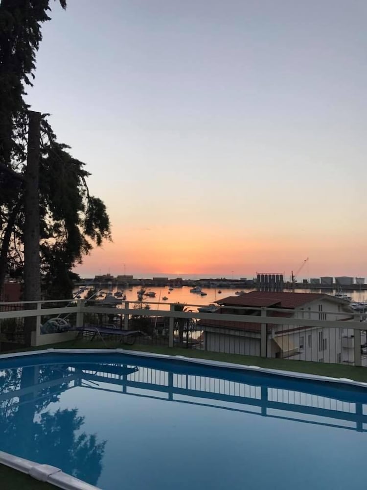 Villa Delle Rondini 39/50