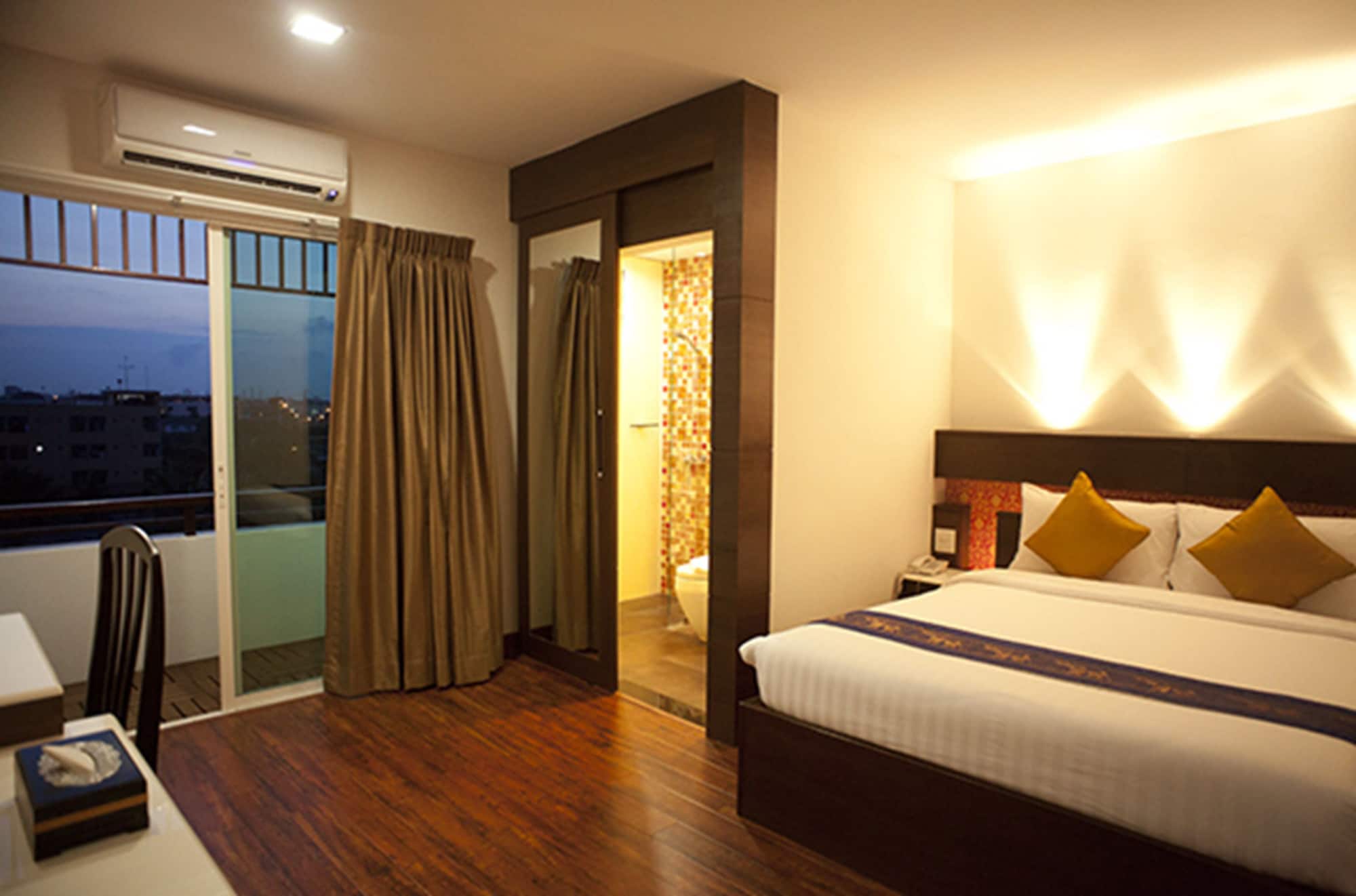 STUDIO, DOUBLE BED