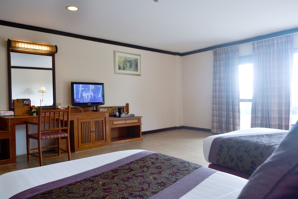 Imperial Phukaew Hill Resort 11/67