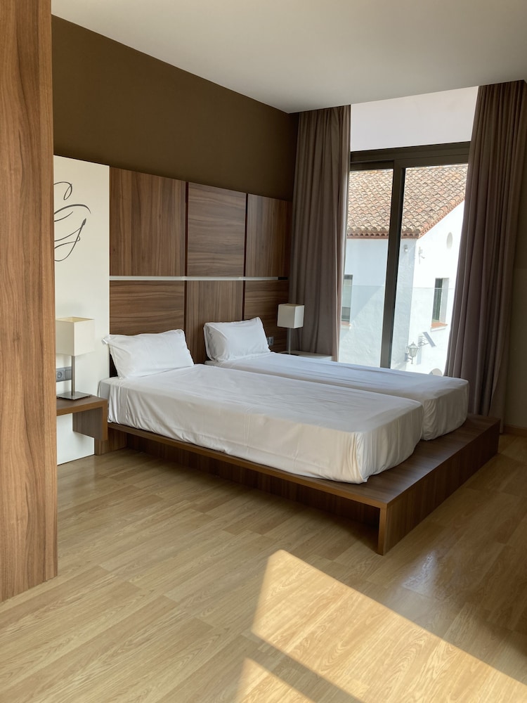 Superior, Twin Beds, Mountain View