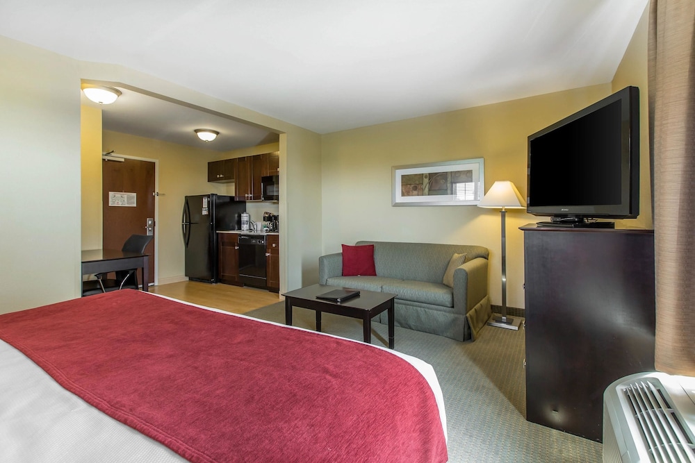Mainstay Suites Camp Lejeune 15/38
