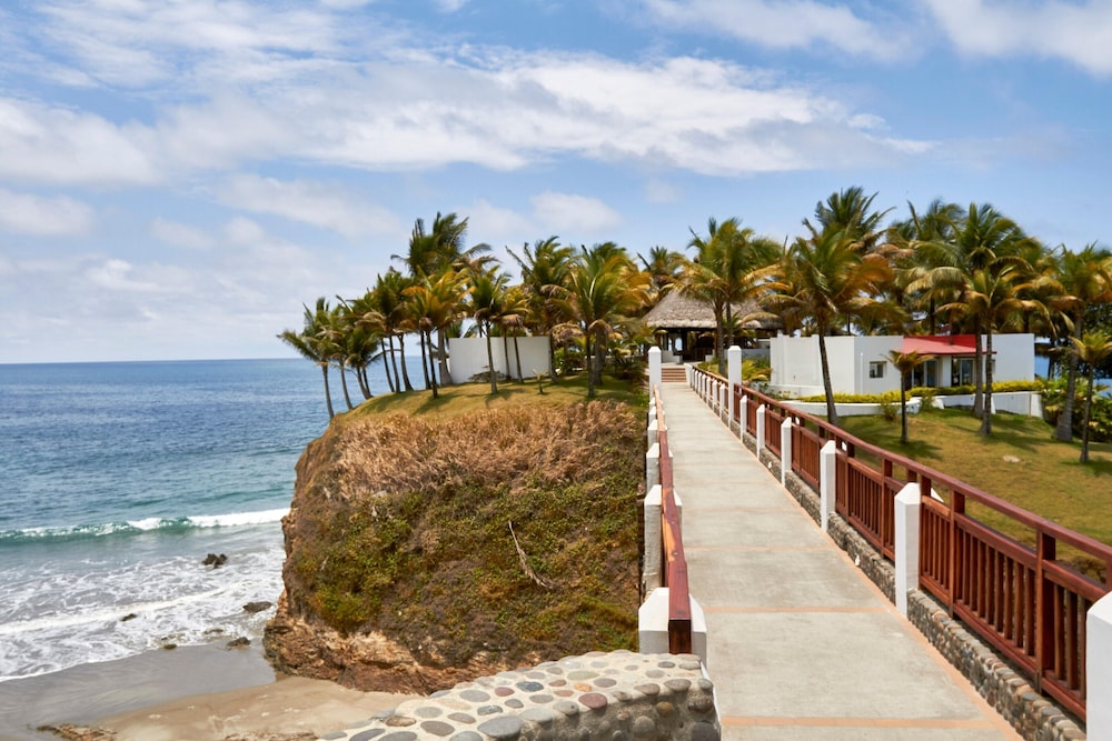 Royal Decameron Mompiche 42/48