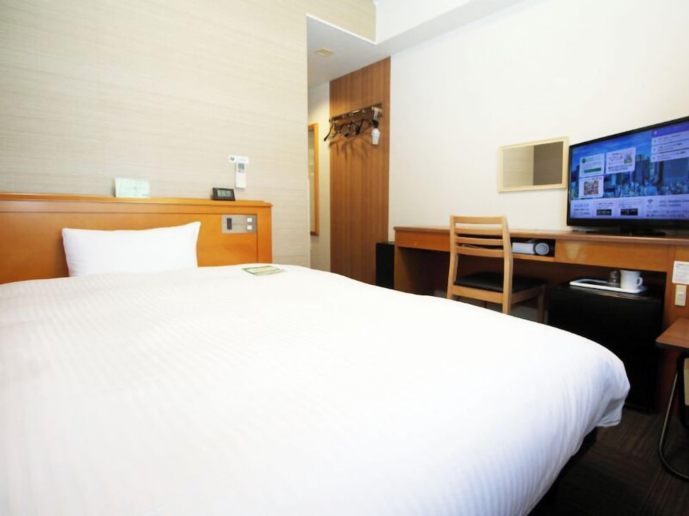 ROOM, SINGLE, SMOKING