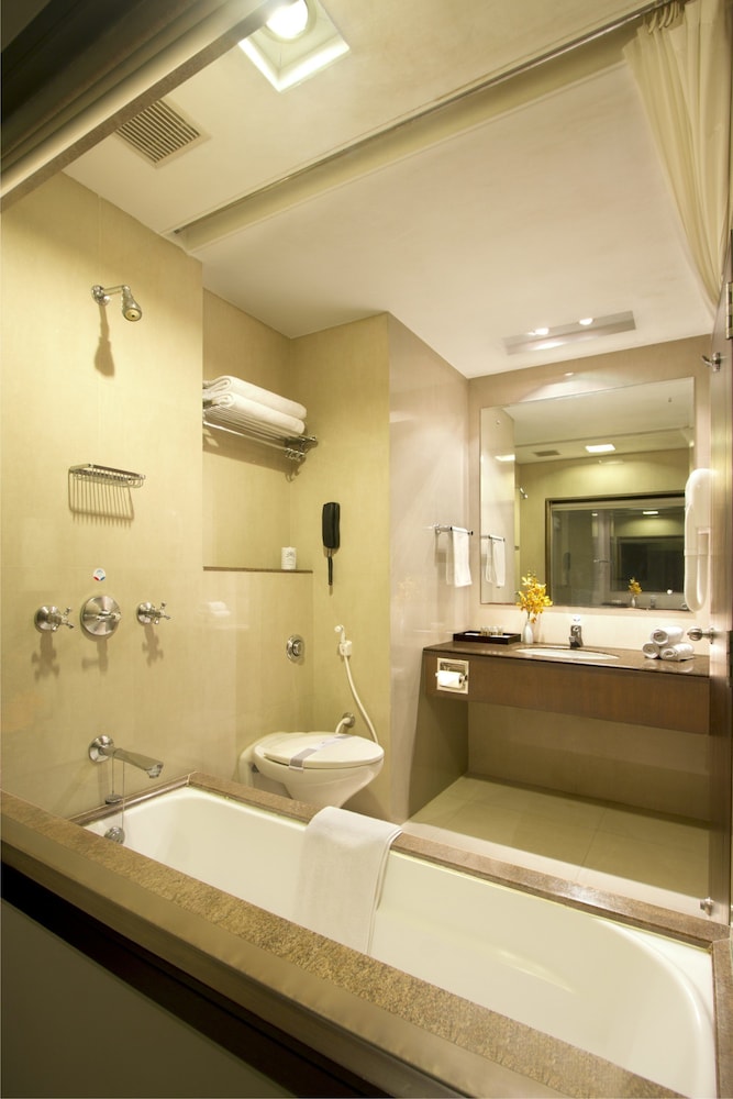 Hotel Express Residency Vadodara 44/46