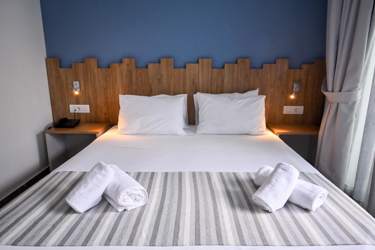 Pollis Hotel 26/31
