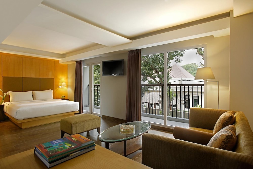 Hotel Santika Mataram 35/70