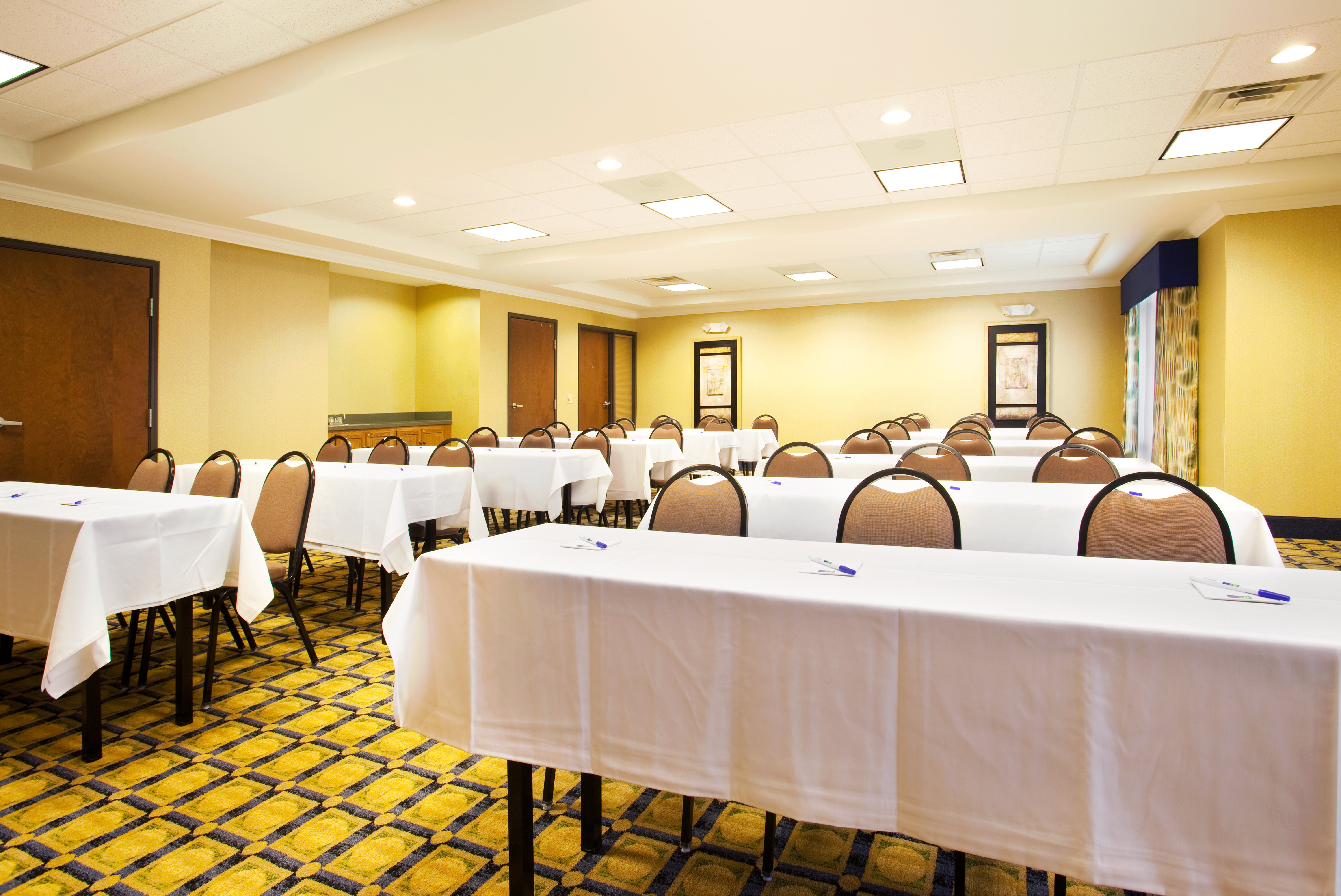 Holiday Inn Express Hotel And Suites Chicago South Lansing 64/71