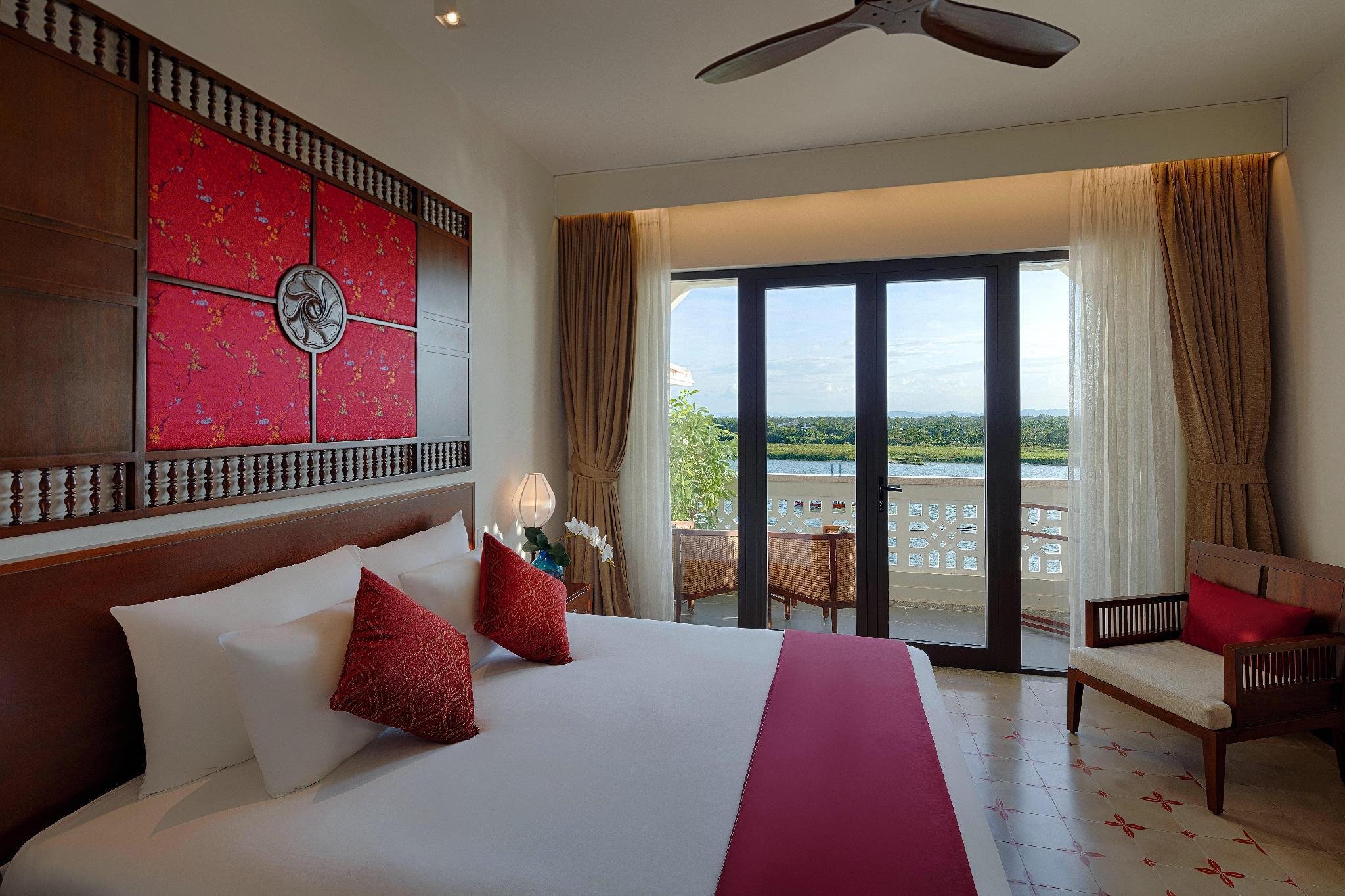 Grand, Deluxe, Queen Bed, Pool and River View