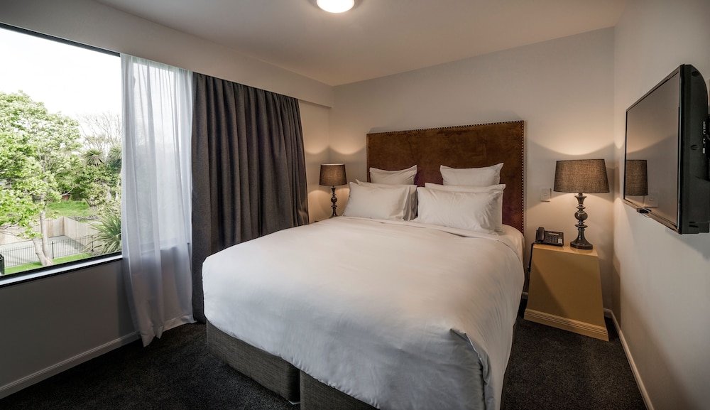 FAMILY, SUITE, KING BED