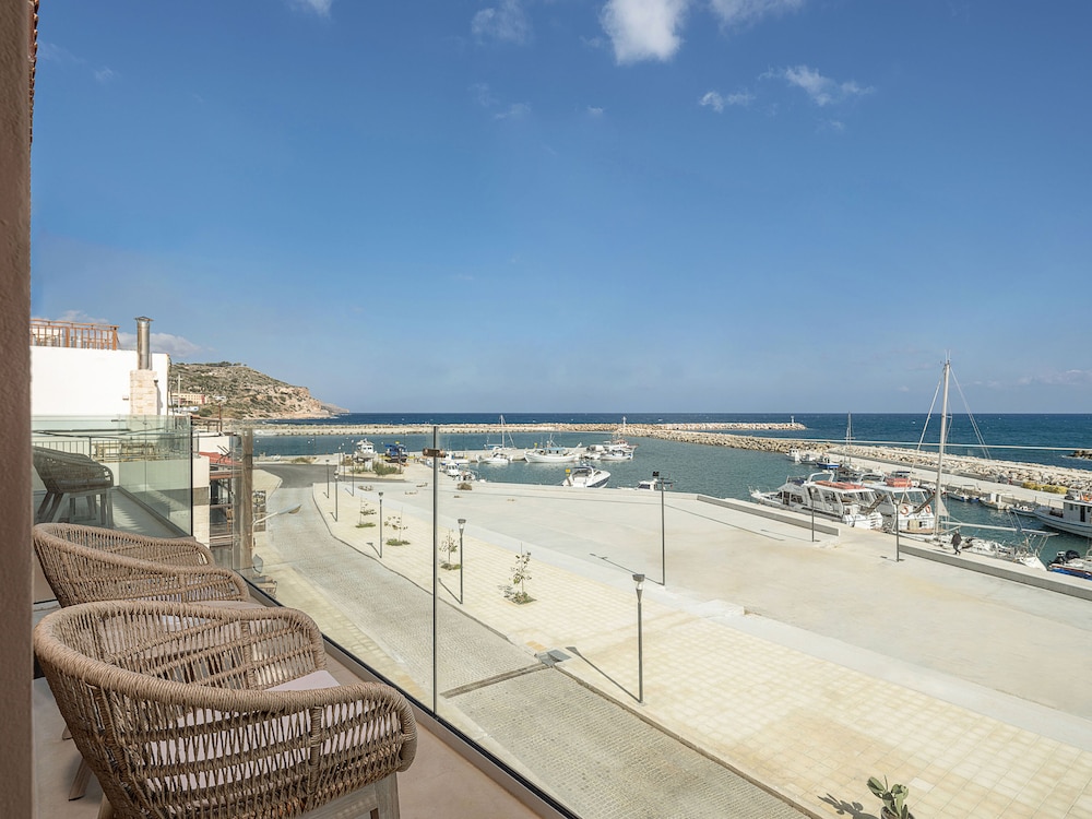 Avra Apartments Kolymbari Harbour 46/50
