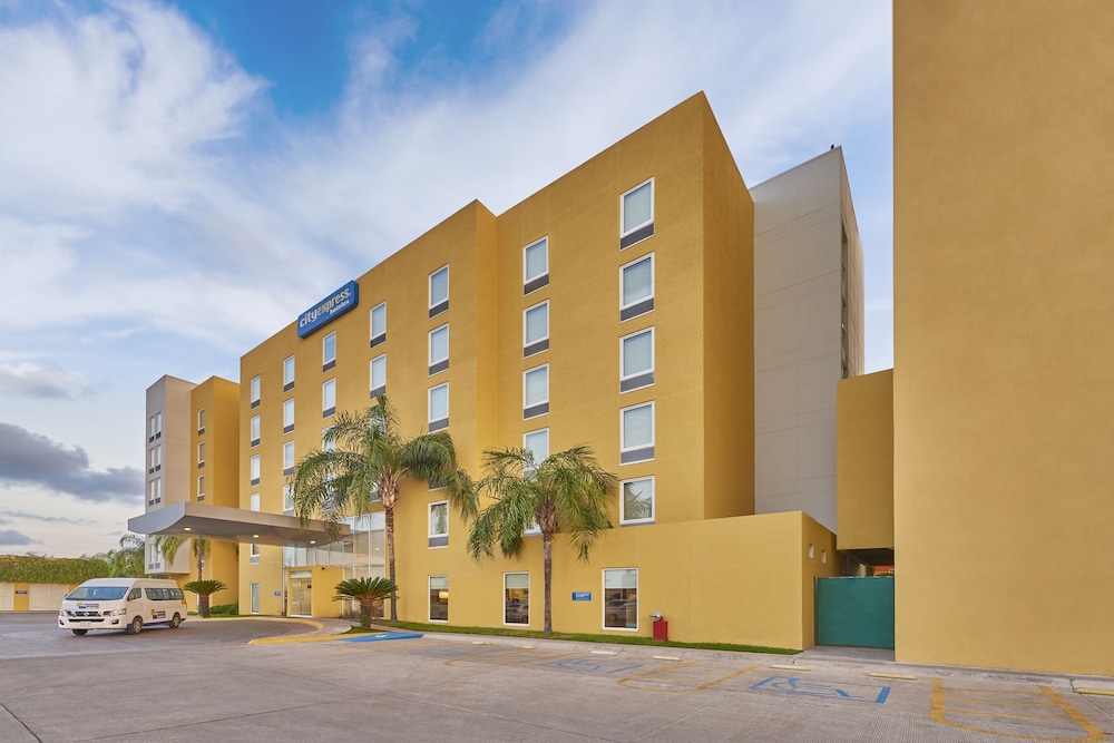 City Express Mazatlan 1/32