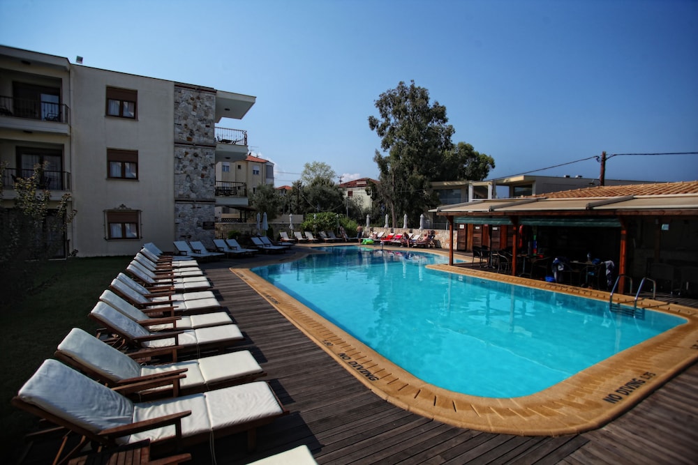 Nereides Hotel 46/49