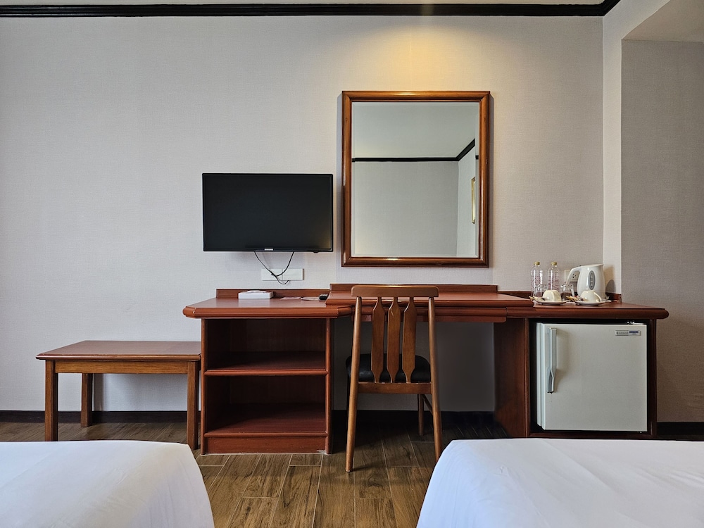 Alexander Hotel 42/50
