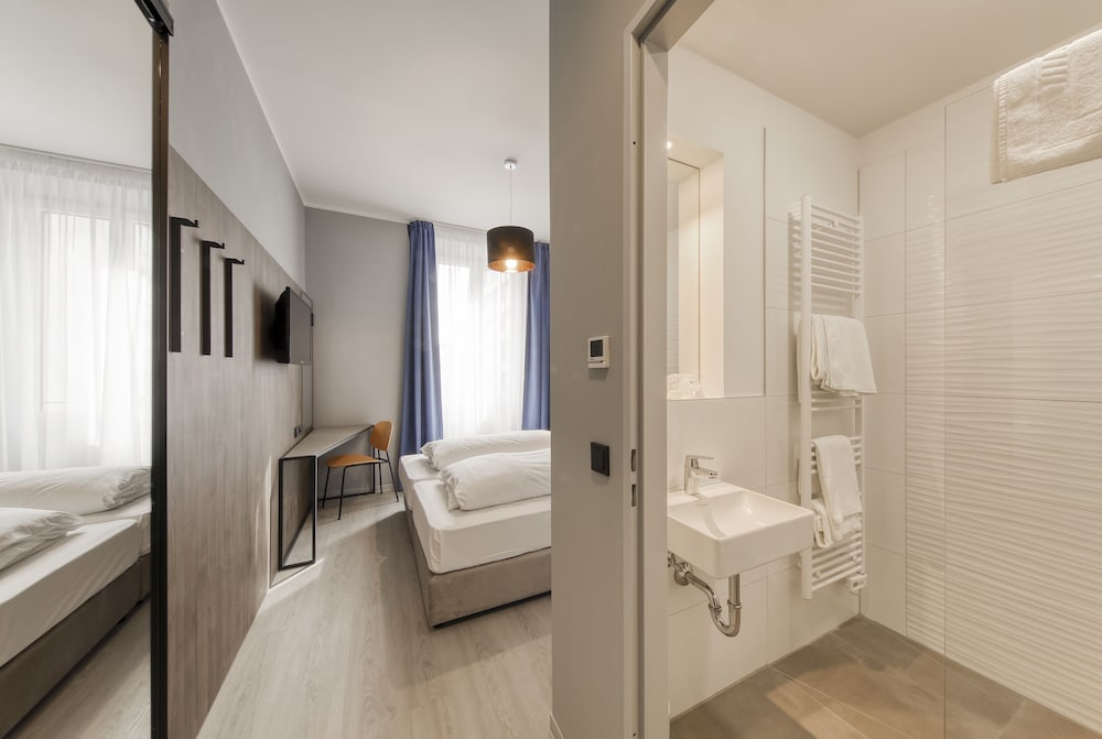 Smart Stay Hotel Station 35/37