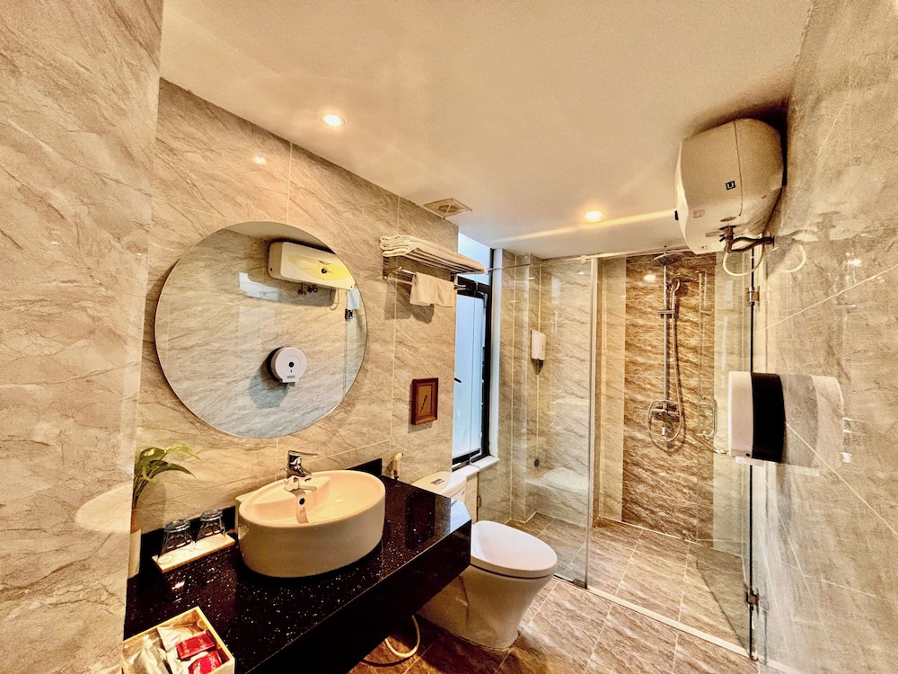 Dinh Ami Hanoi Hotel 63/63