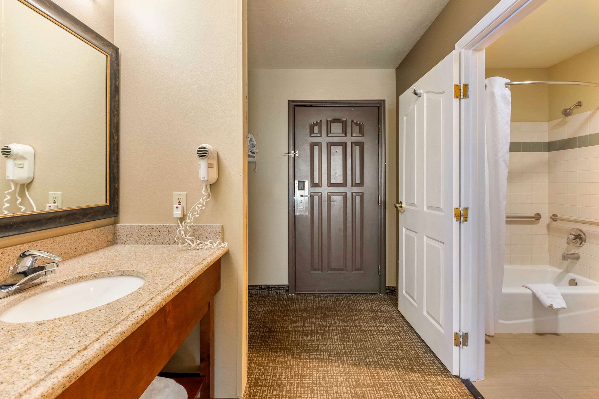 Suite, King Bed, Sofa, Living Area, Comfort Inn & Suites El Centro I - 8 3/3