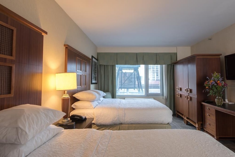 SOHO, DELUXE, 2 DOUBLE BEDS, CITY VIEW, ACCESSIBLE