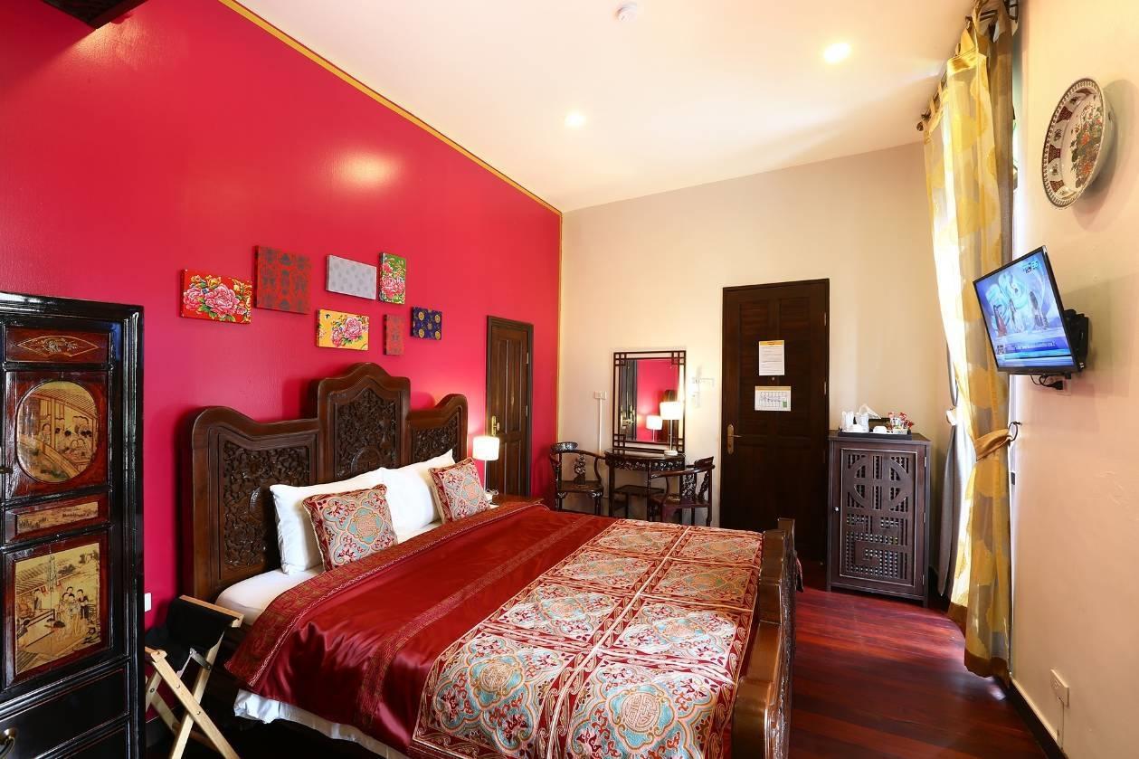Specialty, King Bed