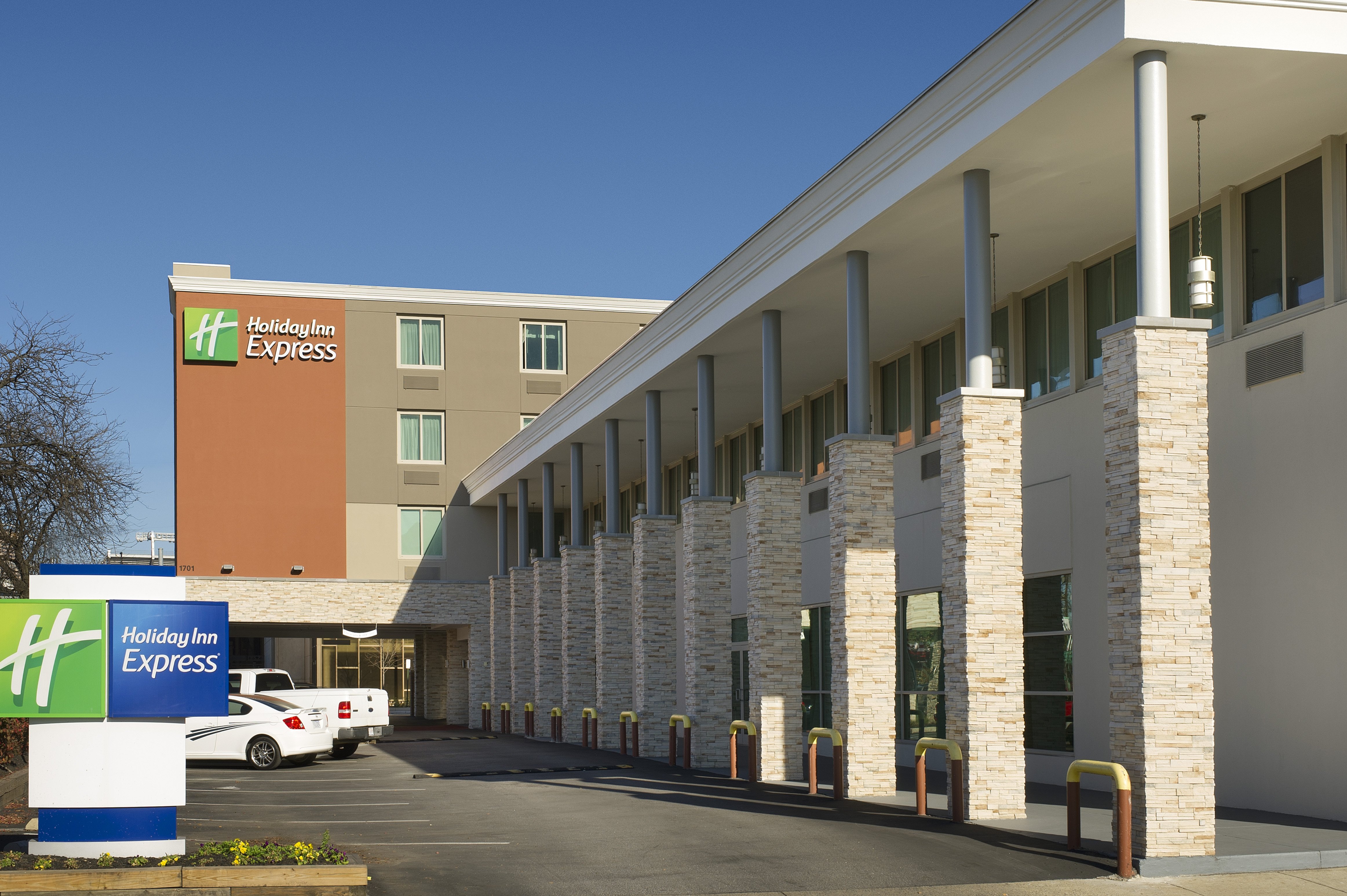 Holiday Inn Express Baltimore At the Stadiums 3/55