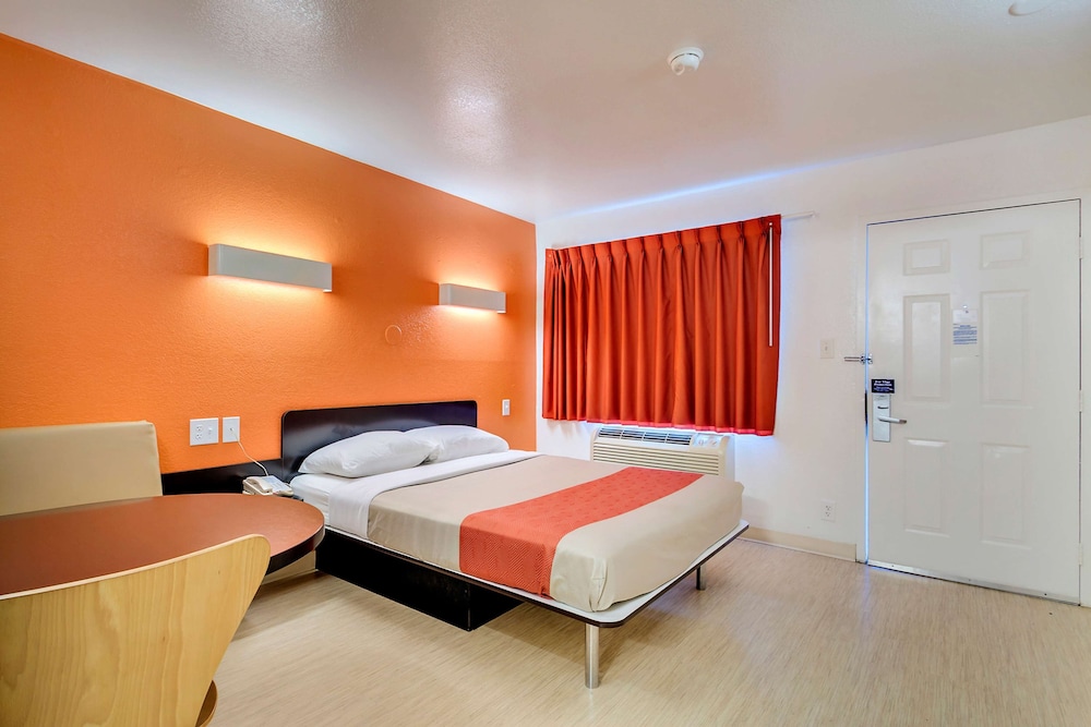 Motel6 Linthicum Heights, MD - BWI Airport 17/27
