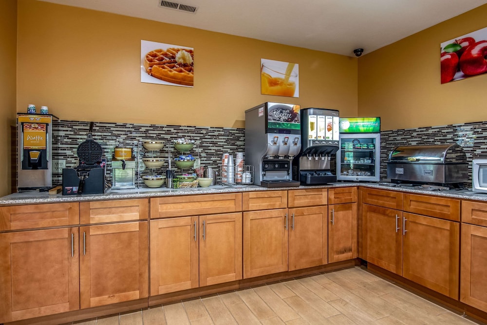 Quality Inn Tully I-81 16/61