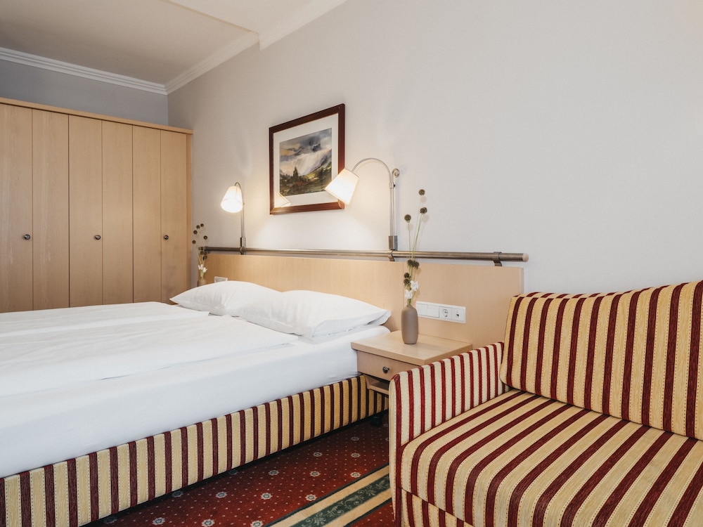 SPORTHOTEL ROYER 14/59