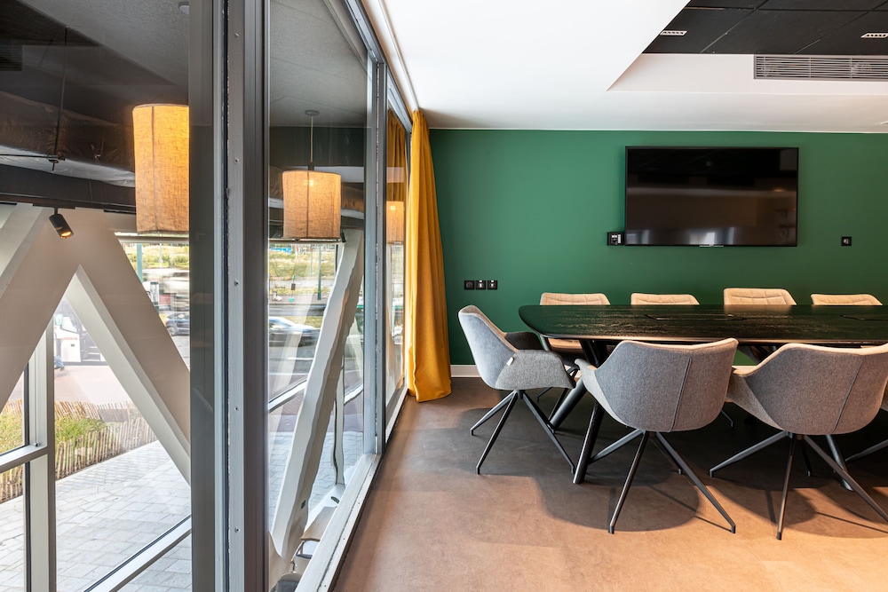 Best Western M Treize Paris Asnieres 36/44