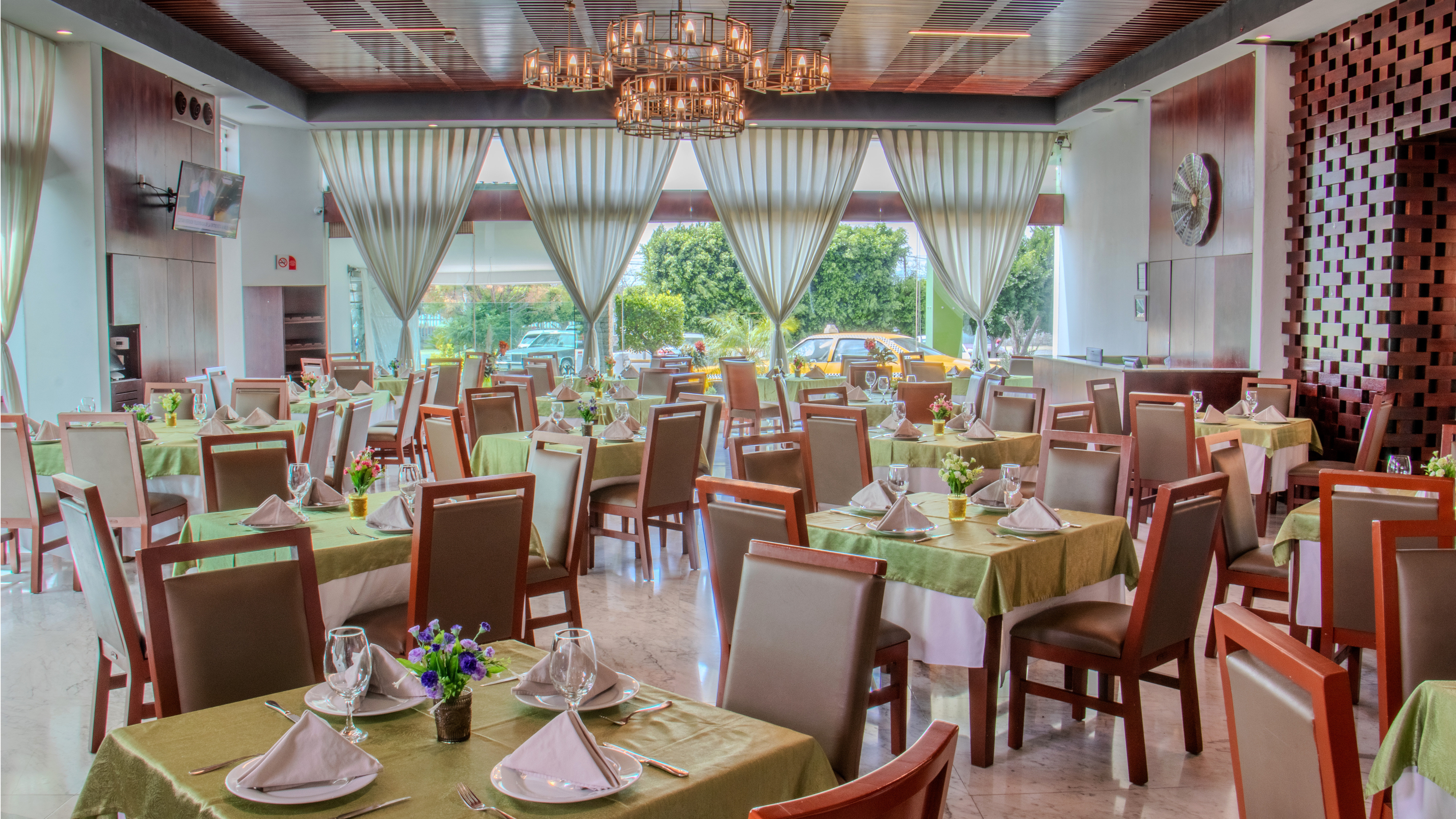 Holiday Inn Queretaro Zona Krystal 35/50