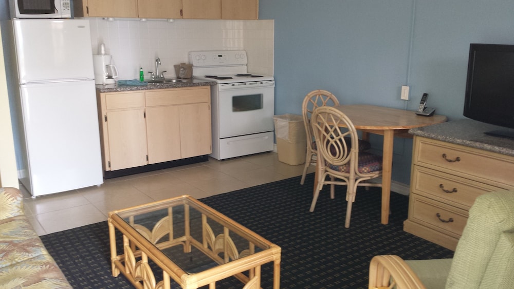 Shoreline Island Resort Exclusively Adult 33/50