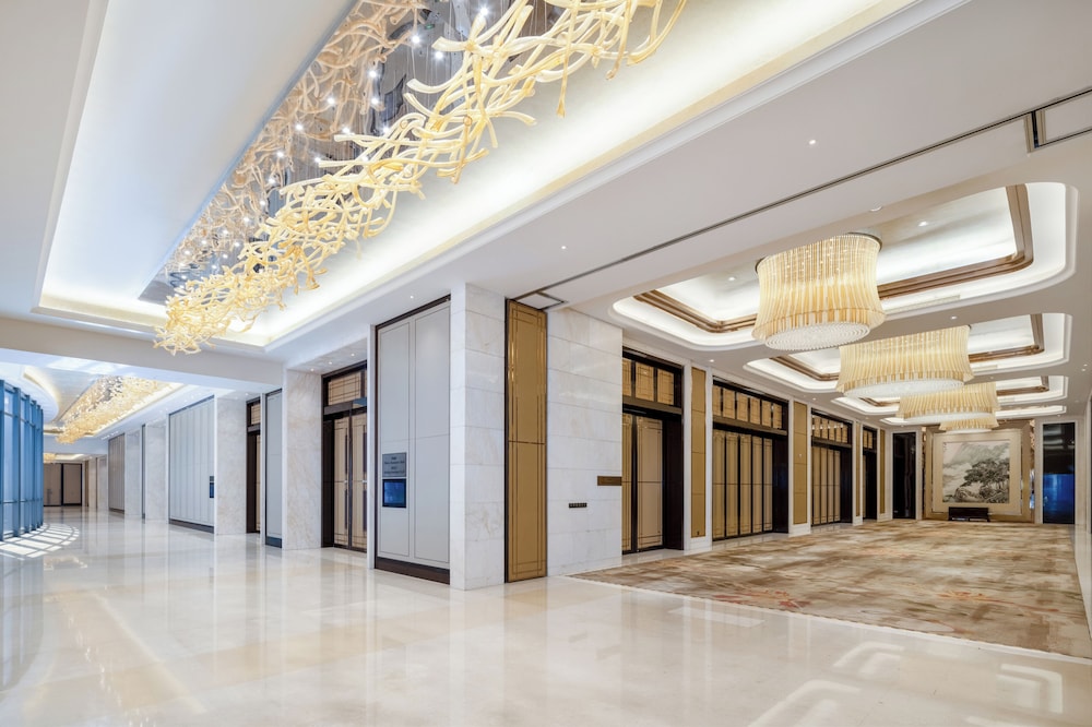Kande International Hotel 8/50